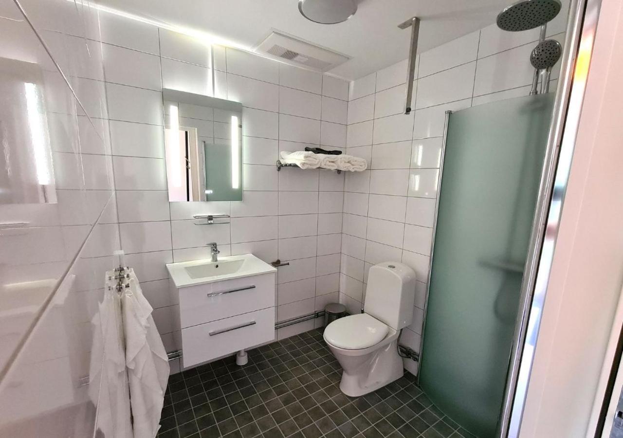 לנדסקרונה Geg Hotel מראה חיצוני תמונה
