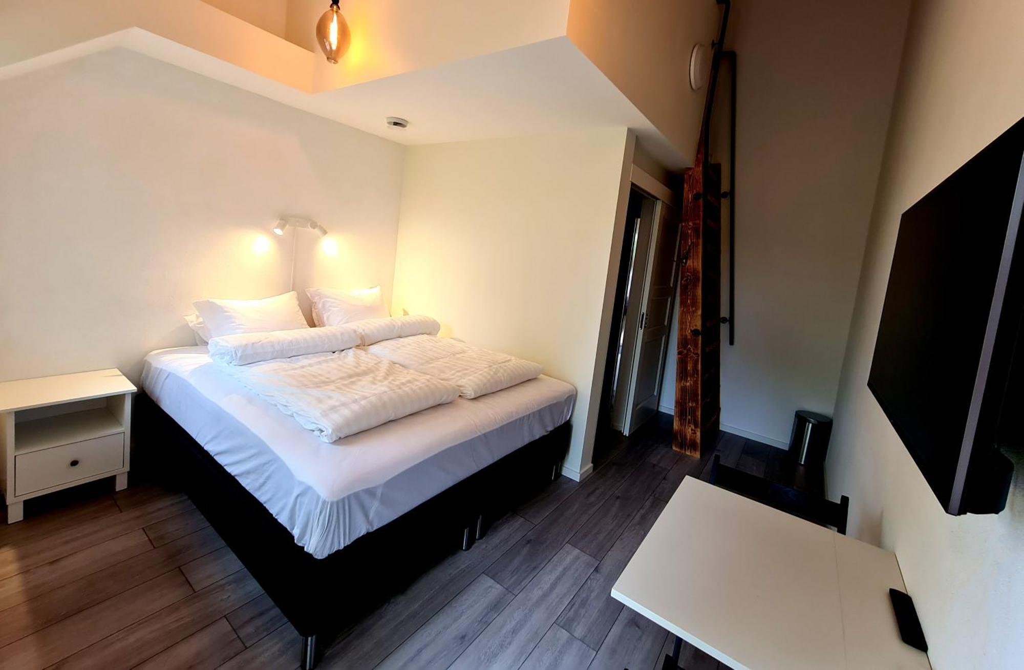 לנדסקרונה Geg Hotel מראה חיצוני תמונה