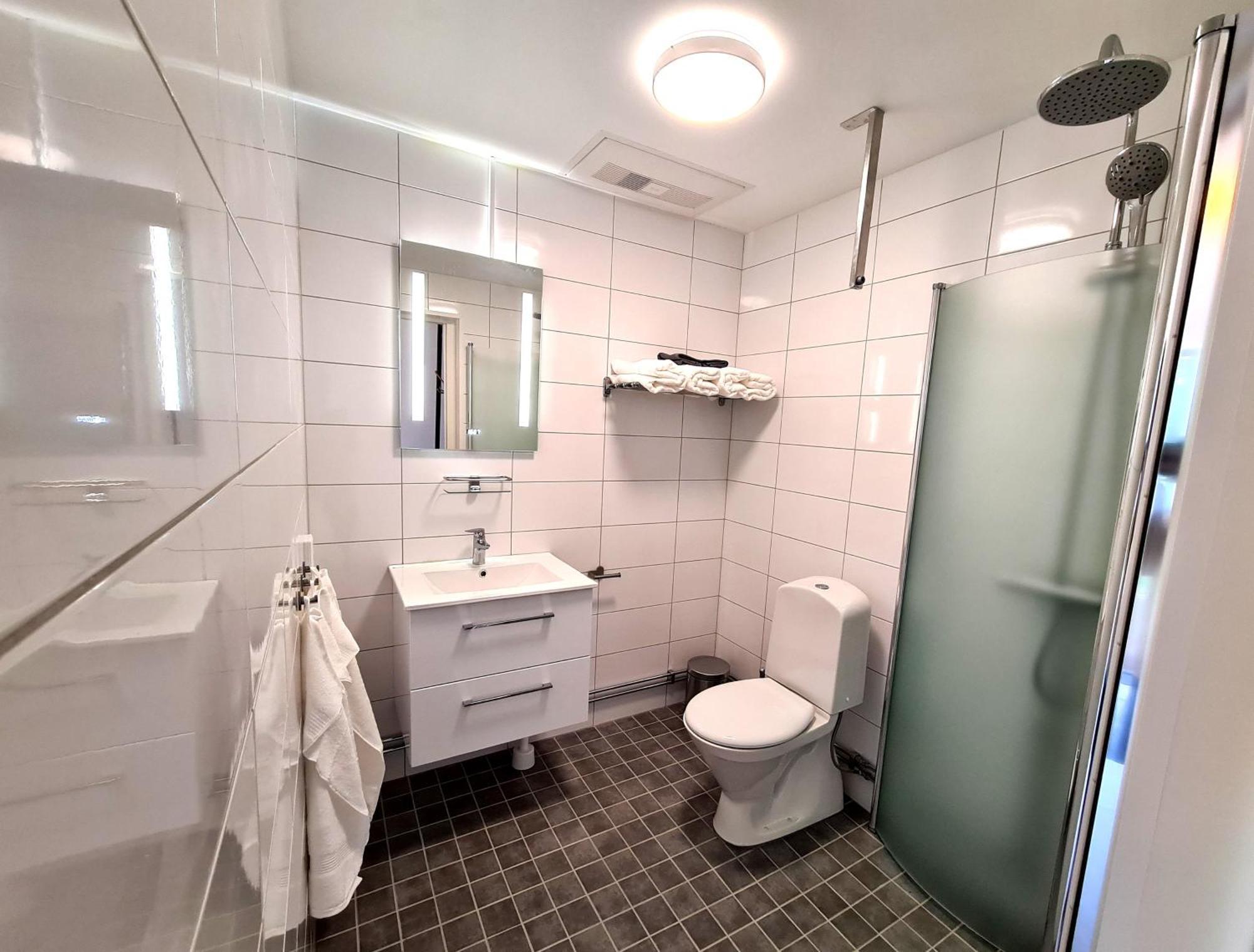 לנדסקרונה Geg Hotel מראה חיצוני תמונה